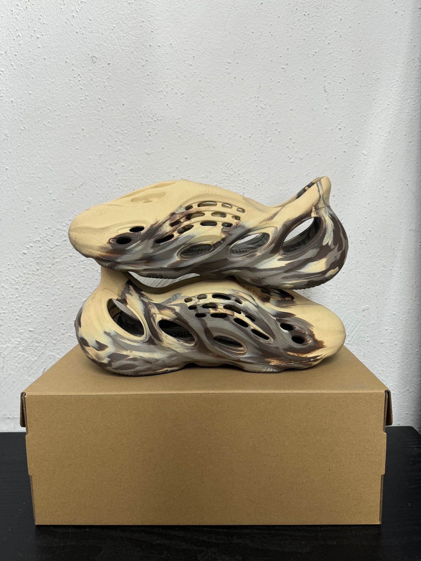 YEEZY FOAM RUNNER MX CREAM CLAY (USED)