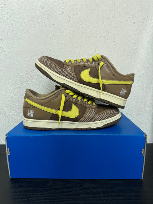 DUNK LOW UNDEFEATED CANTEEN (USED)