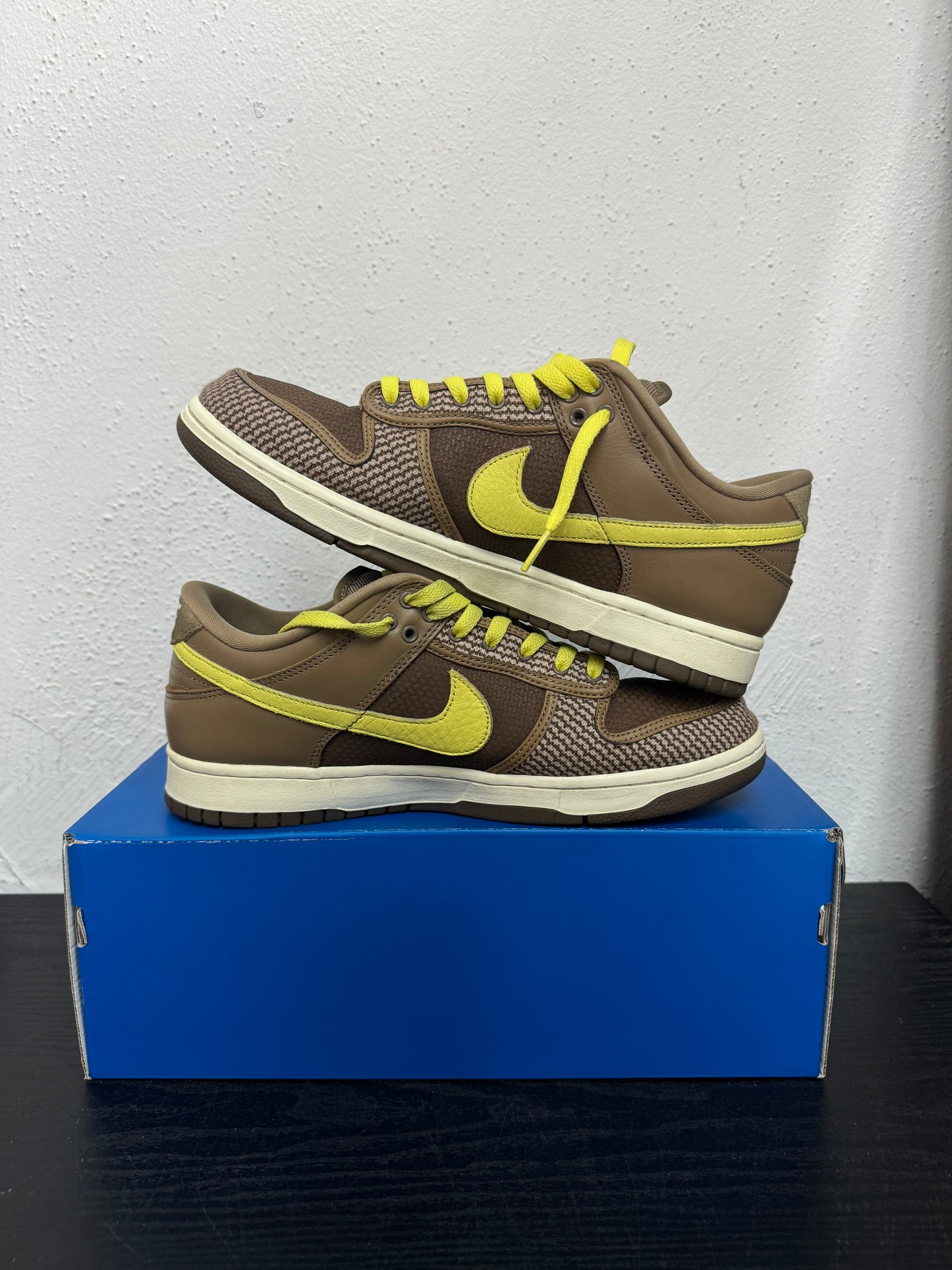 DUNK LOW UNDEFEATED CANTEEN (USED)