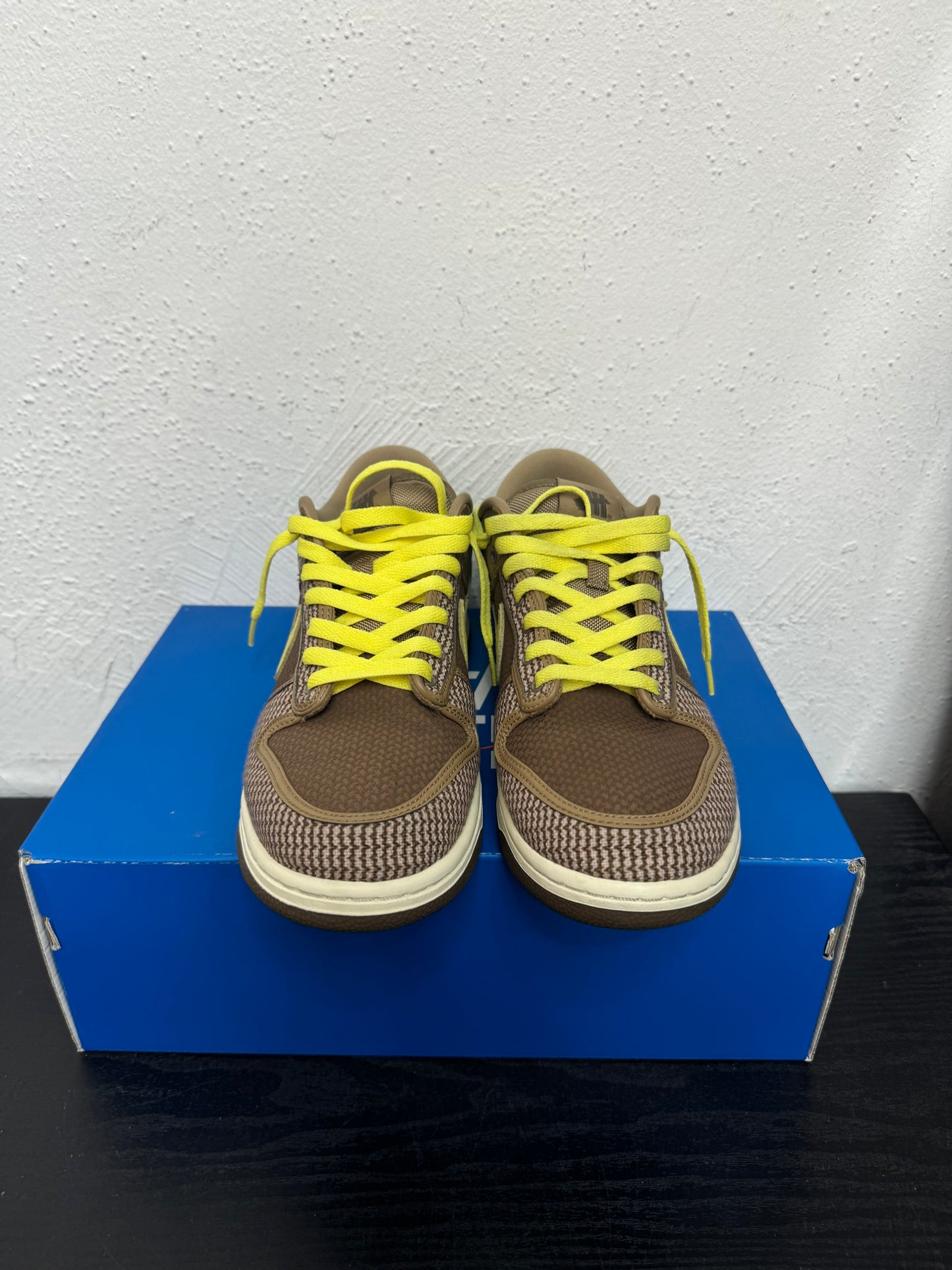 DUNK LOW UNDEFEATED CANTEEN (USED)