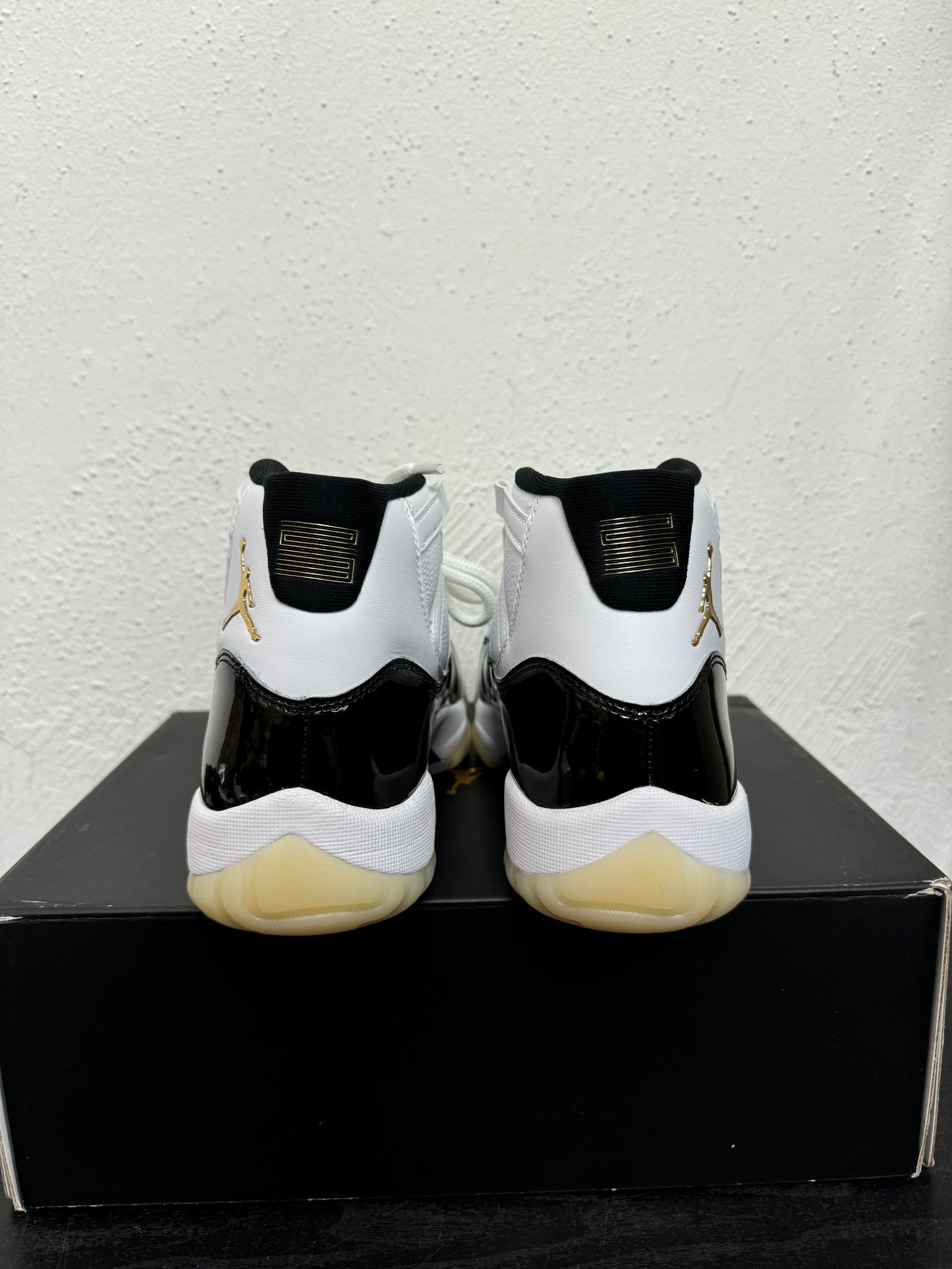 JORDAN 11 GRATITUDE