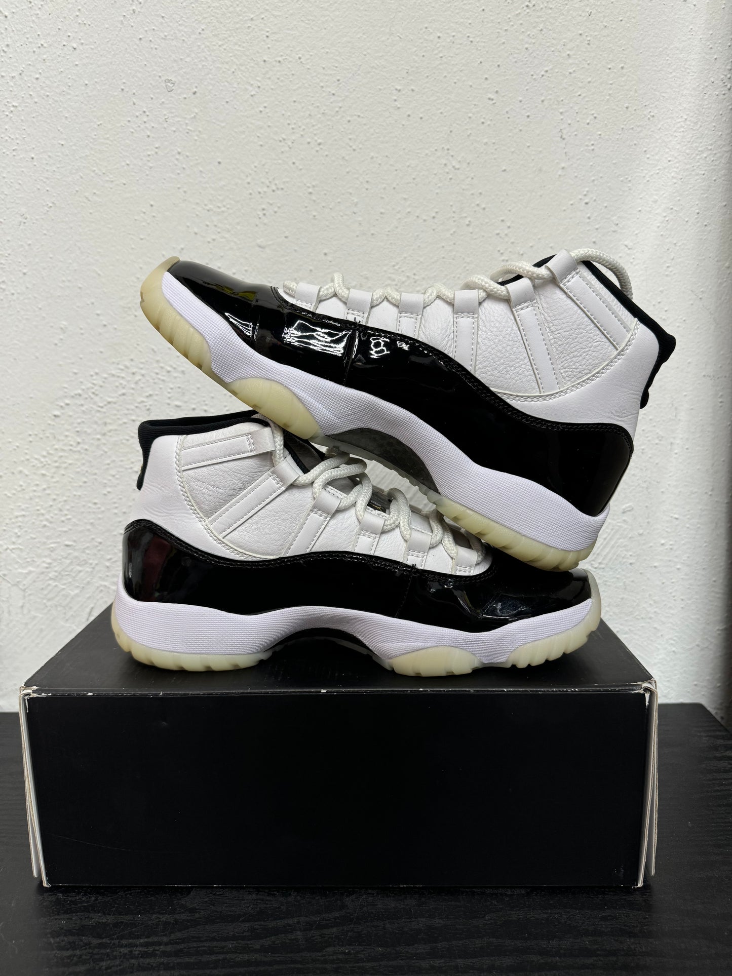JORDAN 11 DMP GRATITUDE (USED)