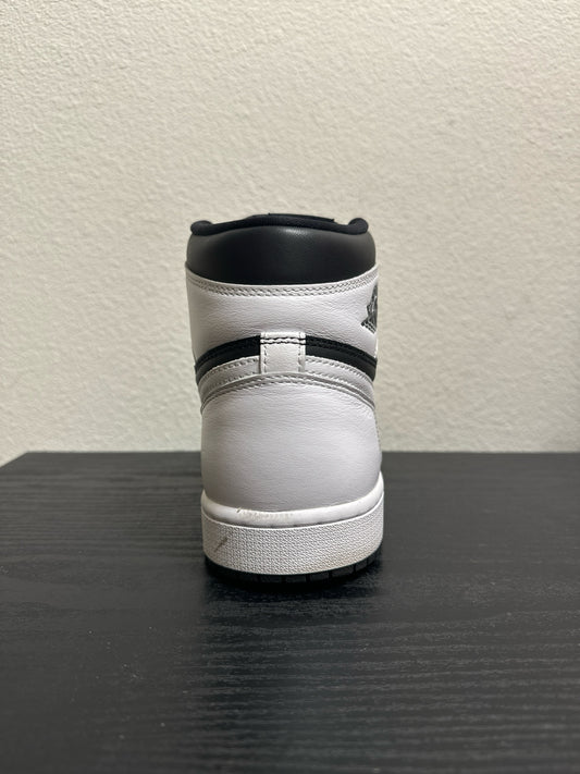 JORDAN 1 BLK/WHT (USED) / 10.5