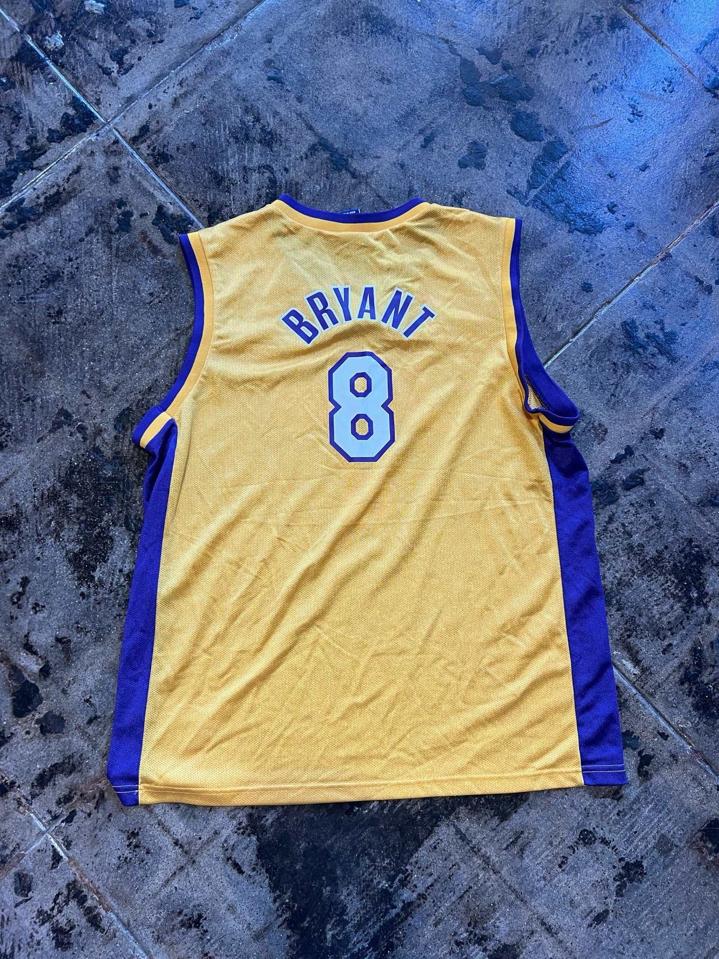 NBA CHAMPION LA LAKERS BRYANT #8 JERSEY SZ: XL KIDS