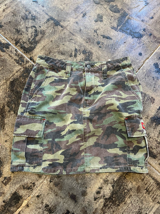 CAMO DICKIES SKIRT SIZE: 1