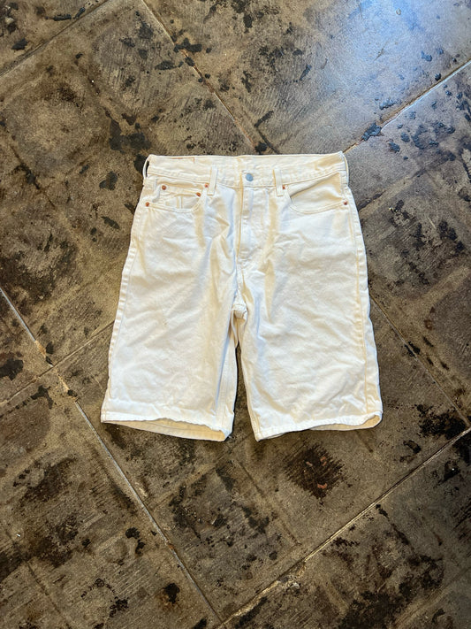 LEVI WHITE JORTS SIZE: 32
