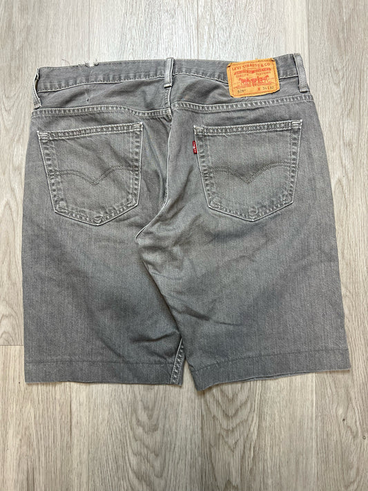 GRAY LEVI'S 550 JORTS SZ: 33"