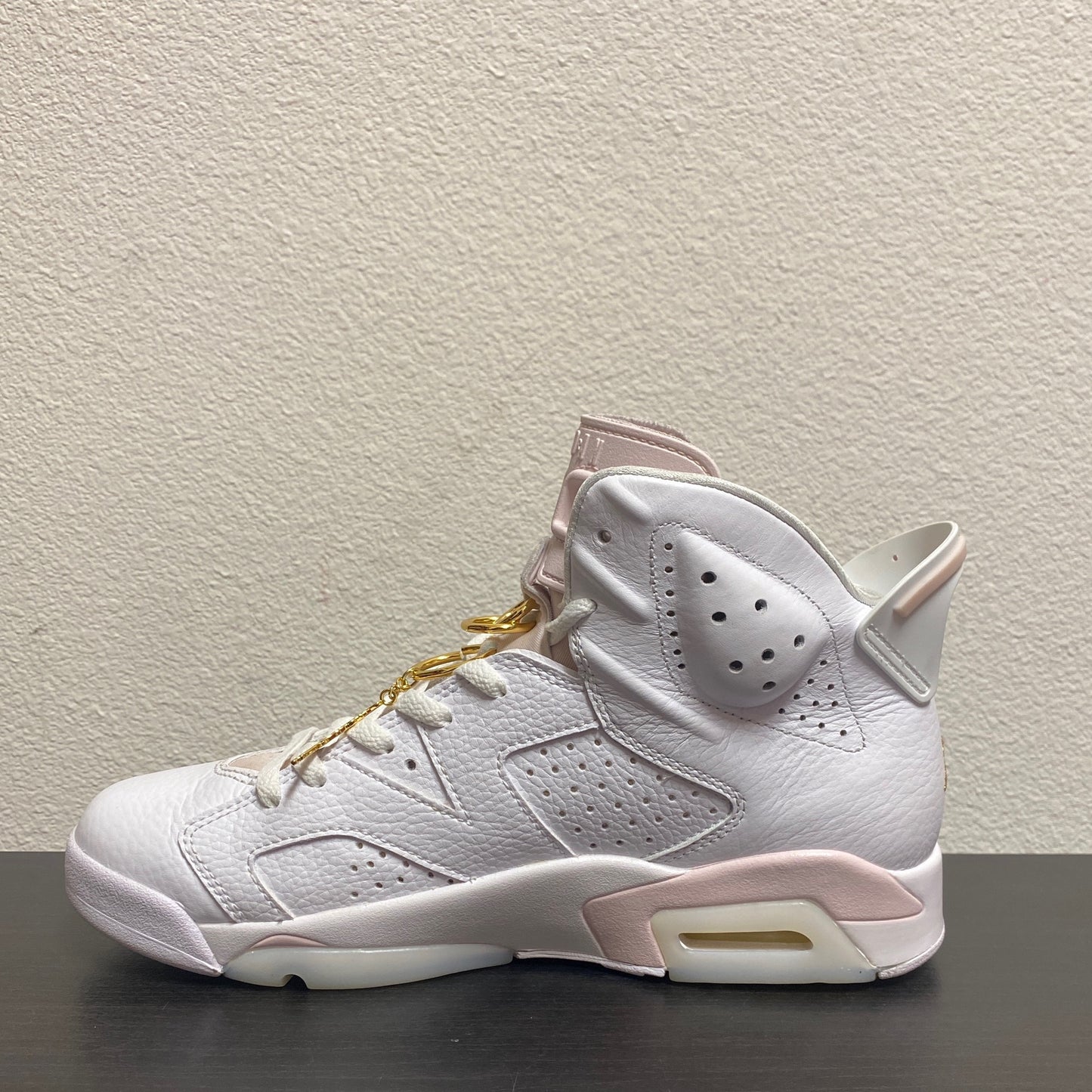 JORDAN 6 GOLD HOOPS(USED)