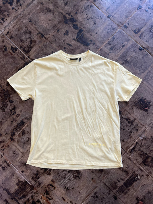 ESSENTIALS YELLOW TEE SIZE:L