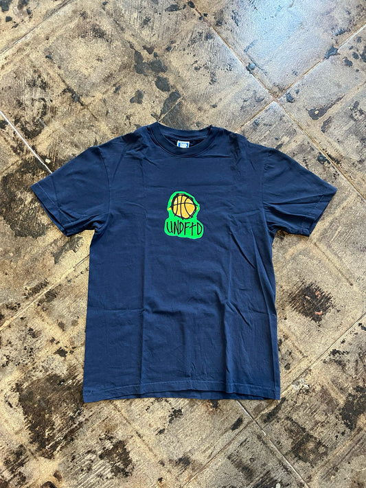 UNDFT BBALL NAVY TEE SIZE:M