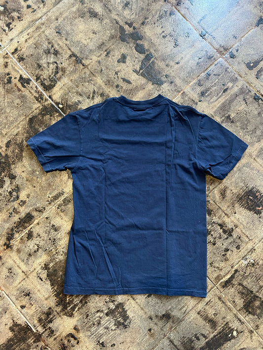 UNDFT BBALL NAVY TEE SIZE:M