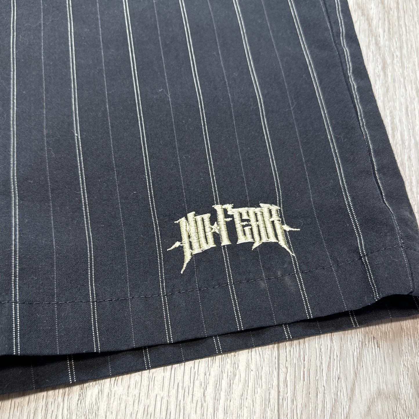 NO FEAR STRIP BLACK JORTS SIZE: 40