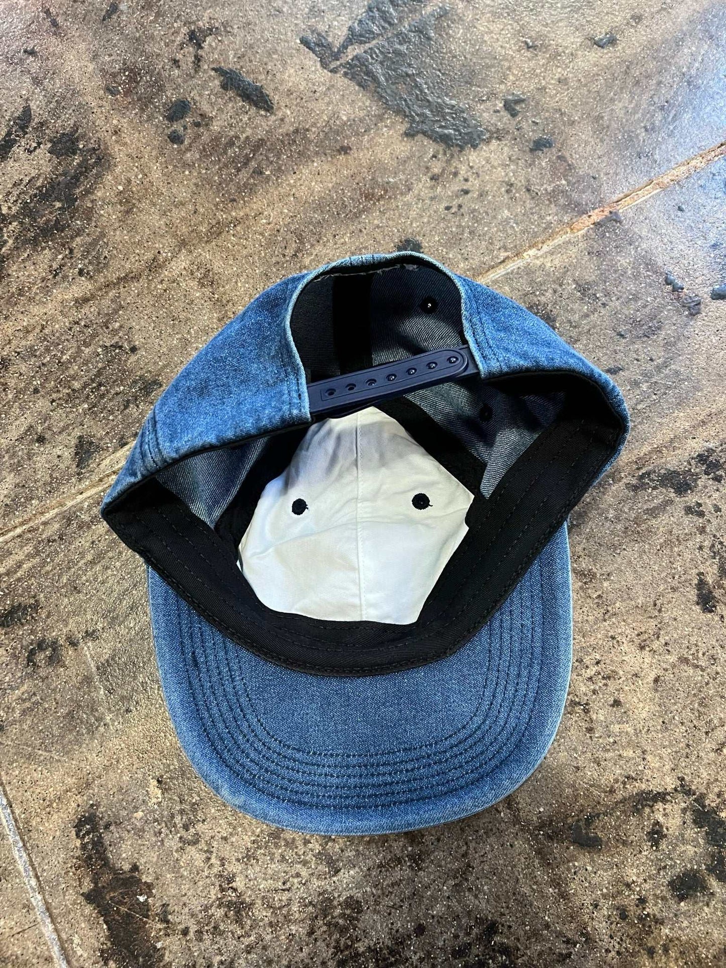 SUPREME FLOWER HAT SNAPBACK