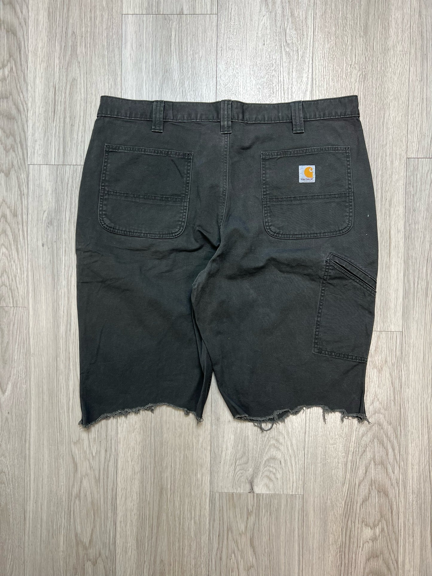 GREY CARHARTT SHORTS SZ: 40'