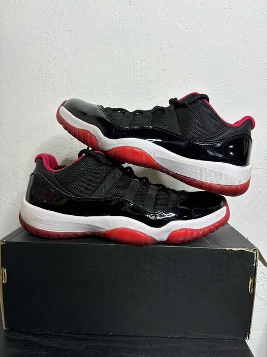 JORDAN 11 LOW BRED (USED) / 9