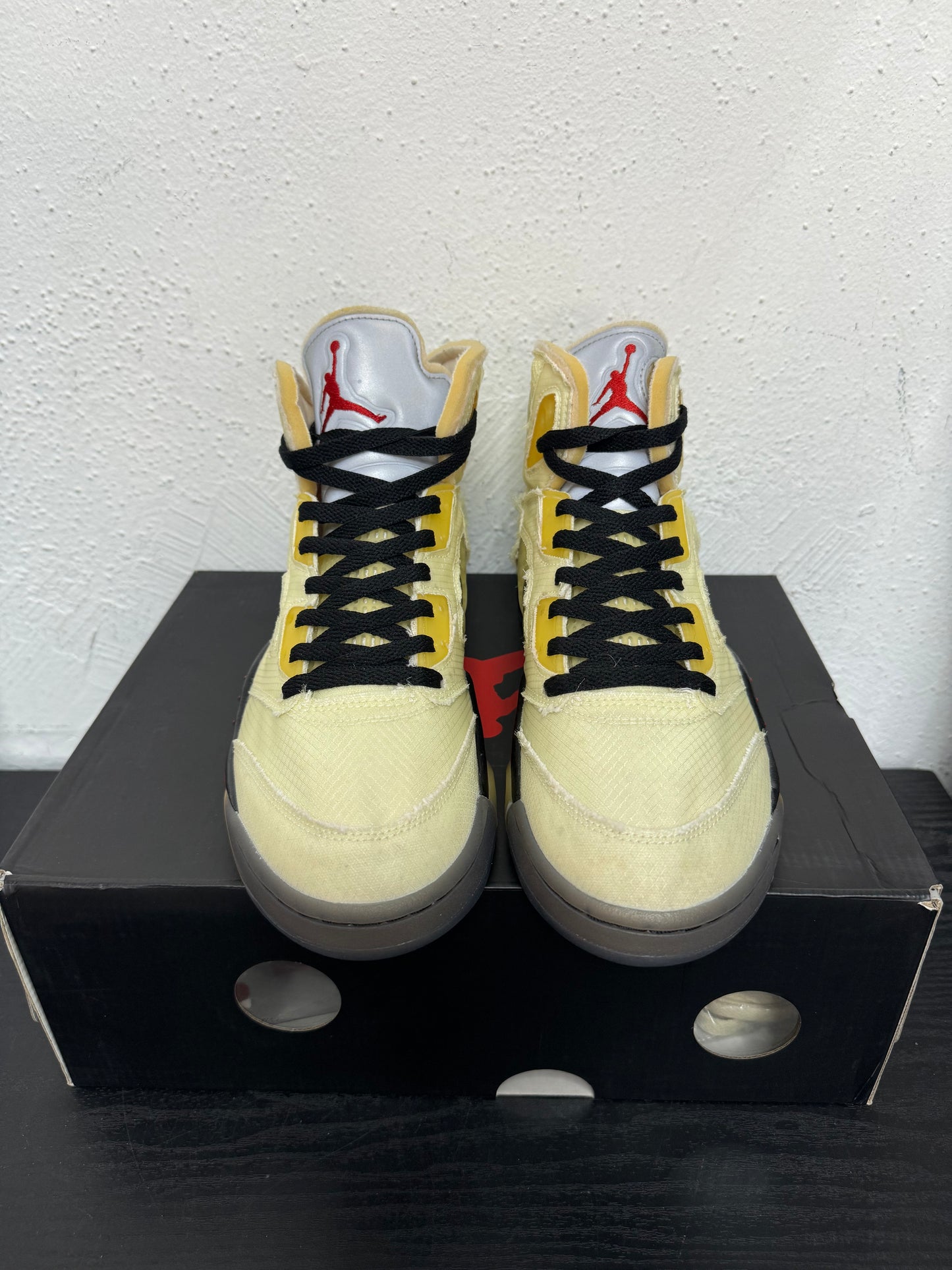 JORDAN 5 OFF WHITE SAIL (USED)