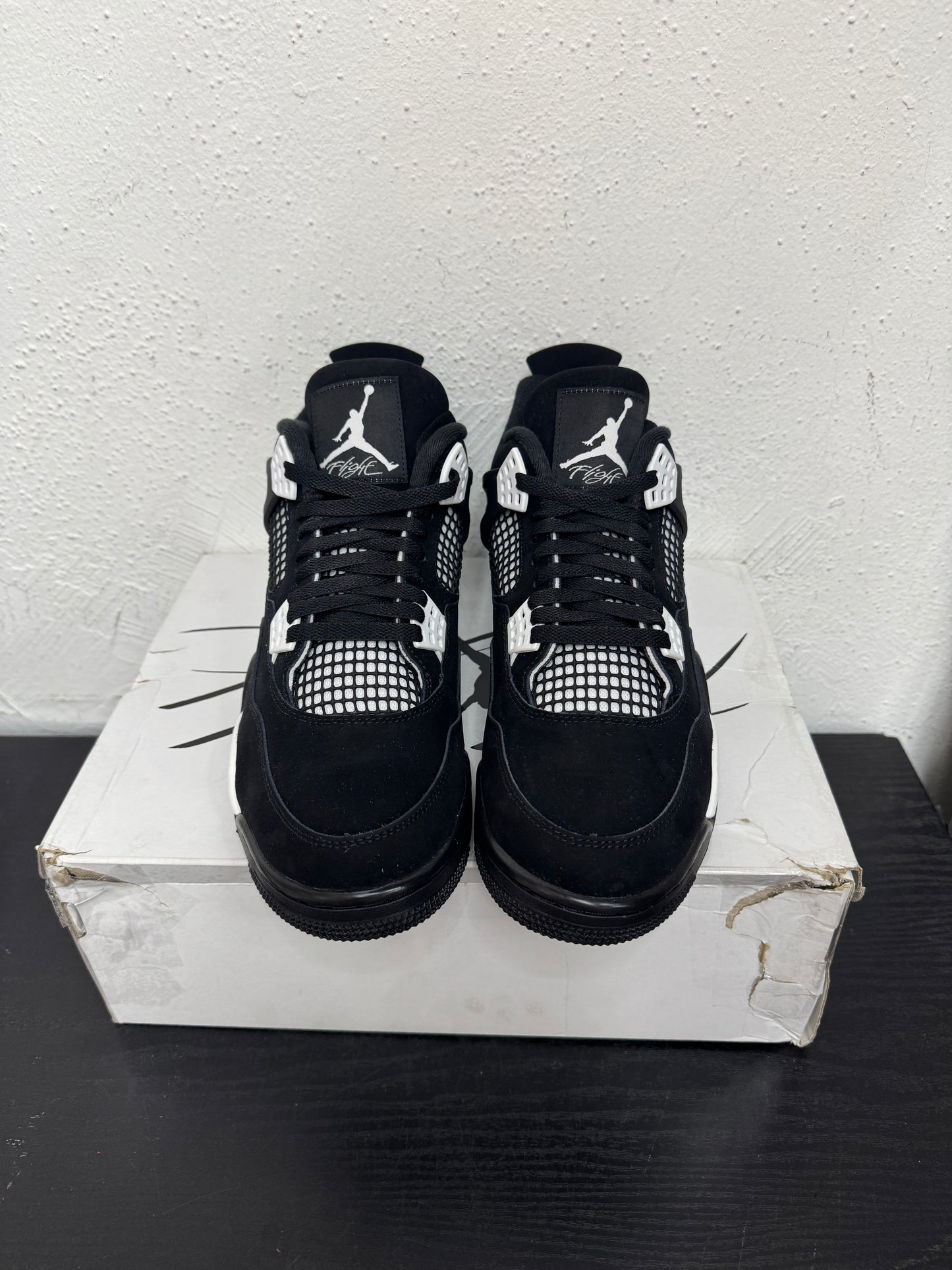 JORDAN 4 WHITE THUNDER