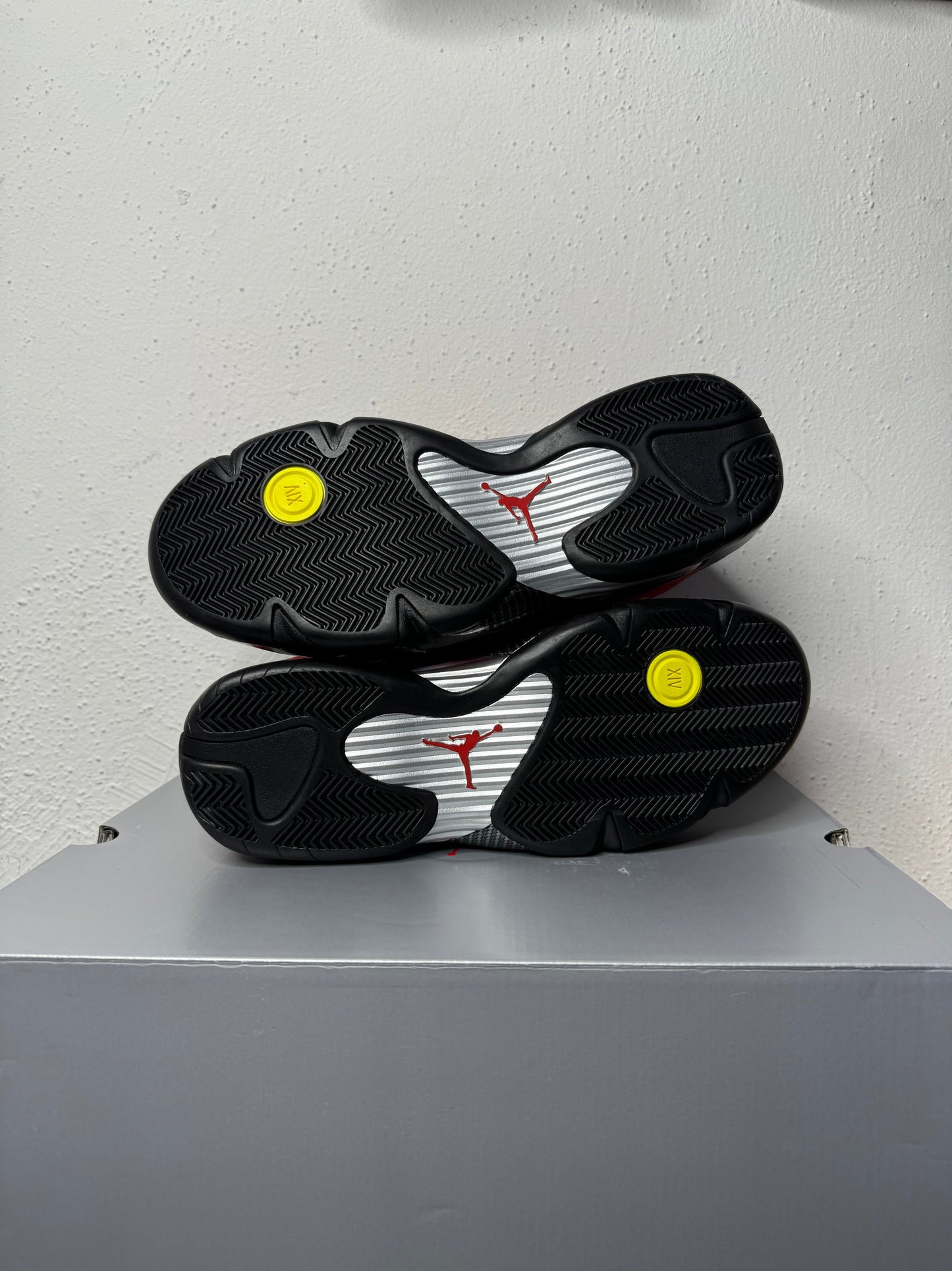 JORDAN 14 FERRARI