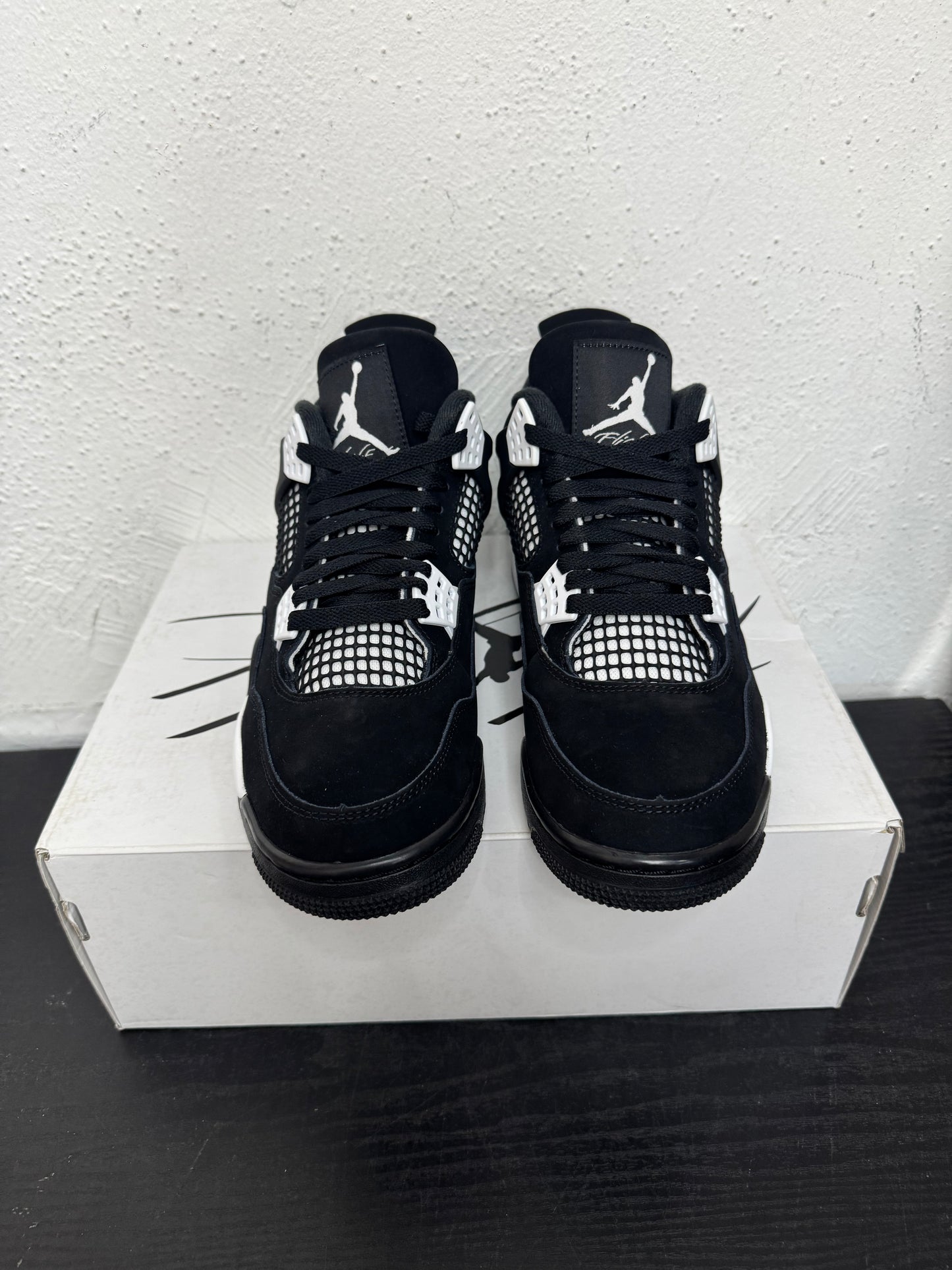 JORDAN 4 WHITE THUNDER