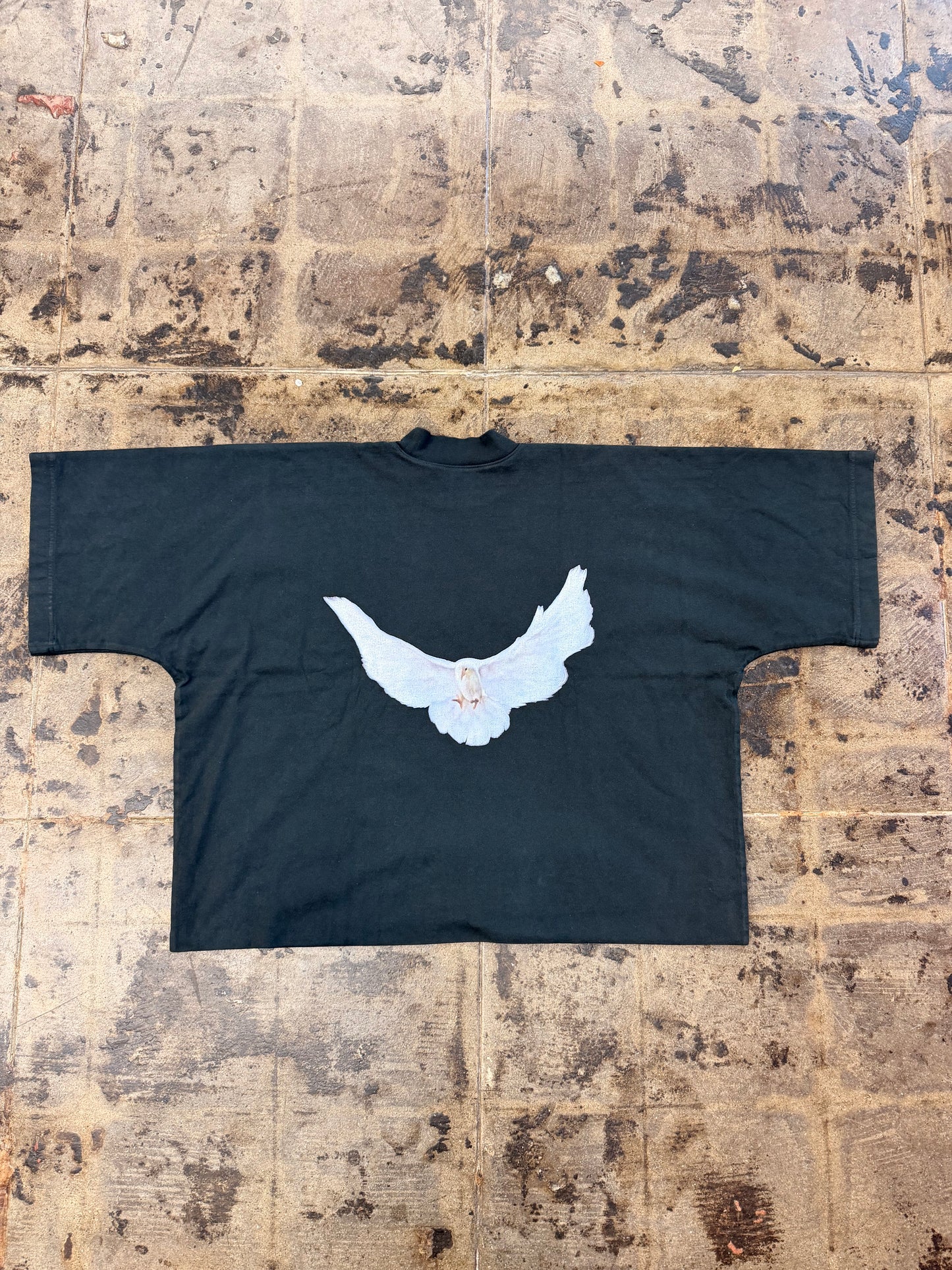 YEEZY GAPE BLACK TEE