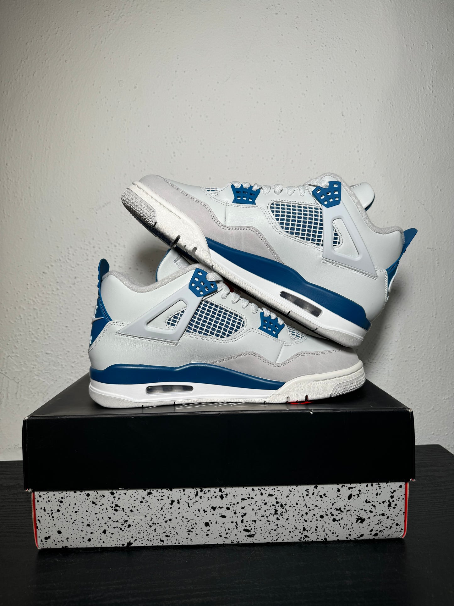 JORDAN 4 MILITARY BLUE (2024)
