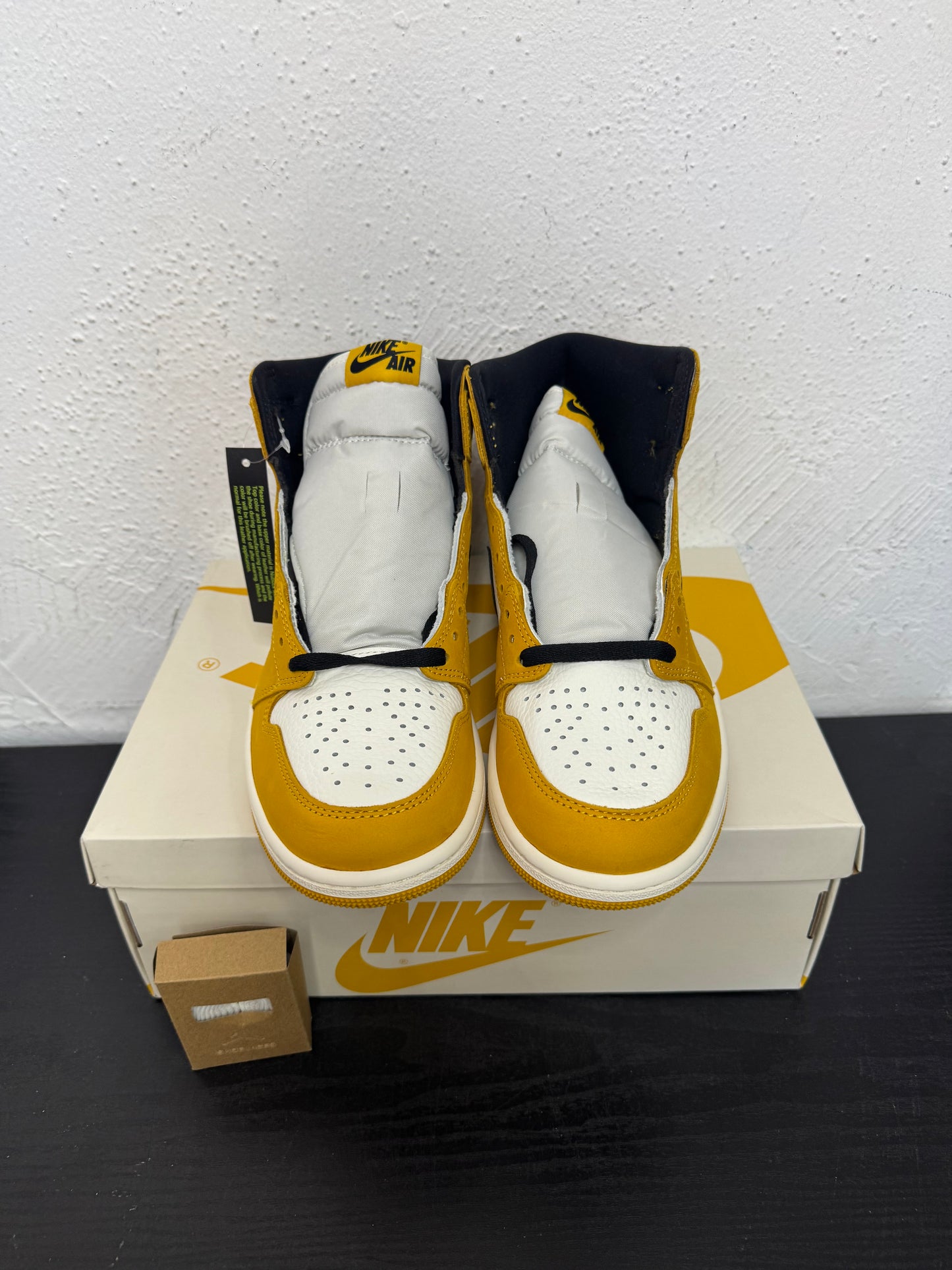 JORDAN 1 YELLOW OCHRE