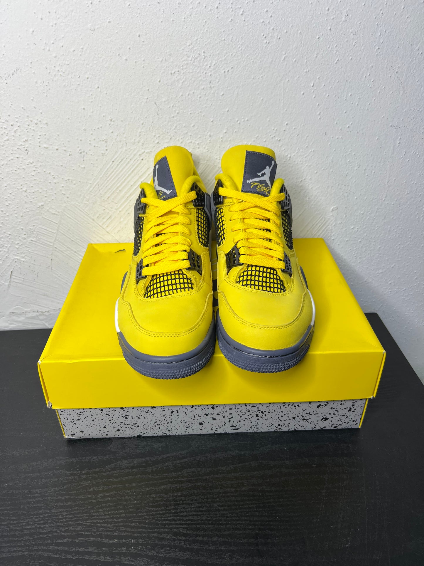 JORDAN 4 LIGHTNING