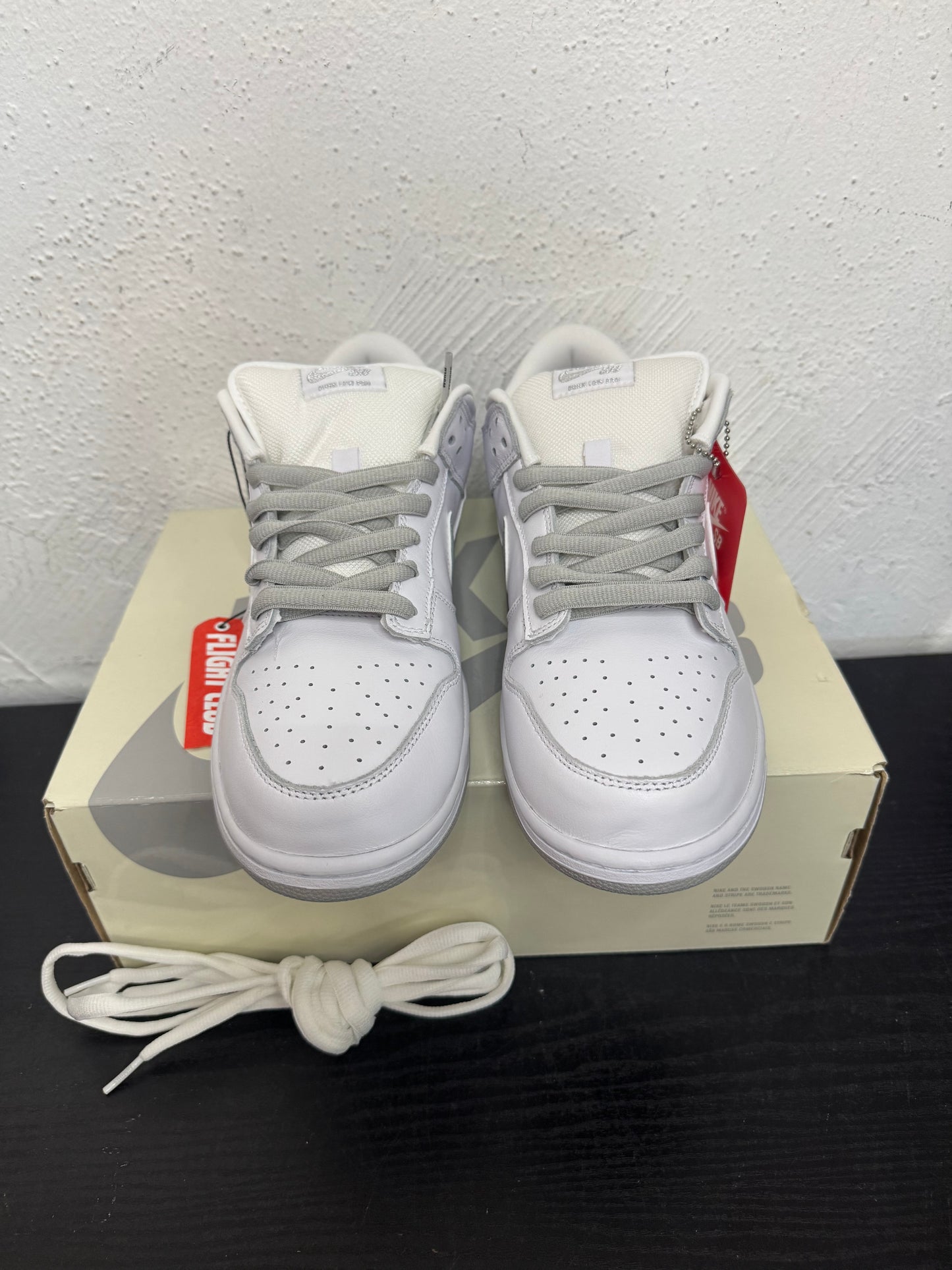 DUNK LOW SUPREME 94 METALLIC SILVER