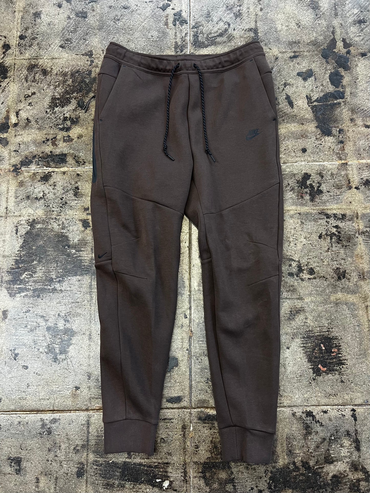 NIKE BROWN TECH SWEATS