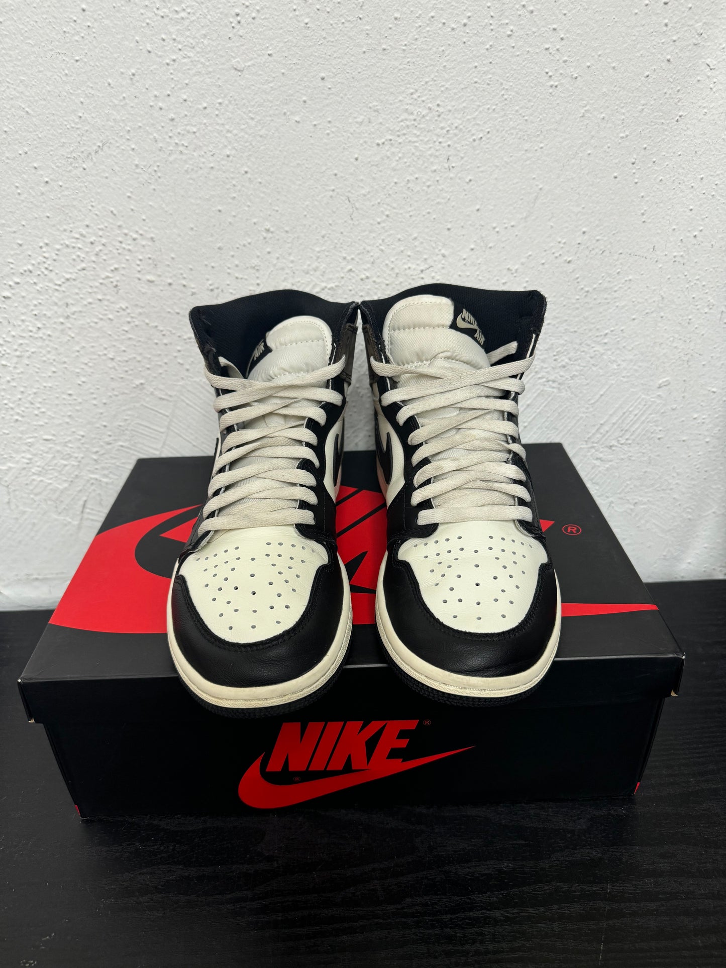 JORDAN 1 MOCHA USED)