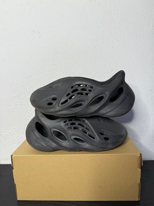 YEEZY FOAM RUNNER ONYX (USED)