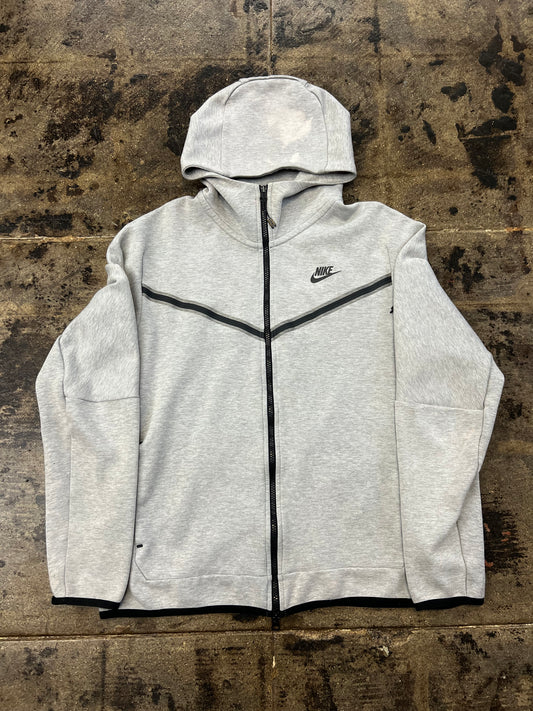 NIKE TECH GREY ZIP UP