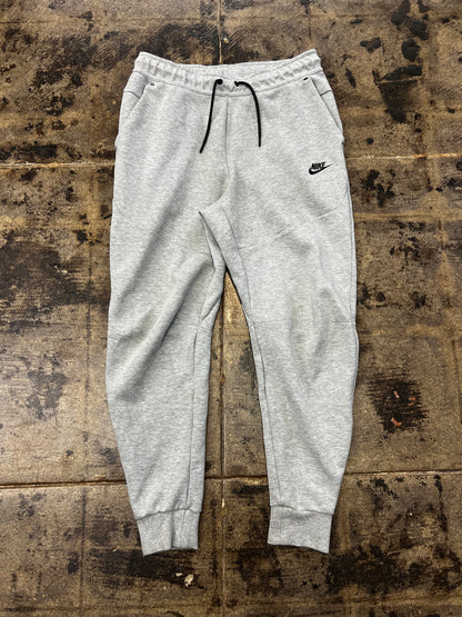 NIKE TECH GREY SWEATPANTS