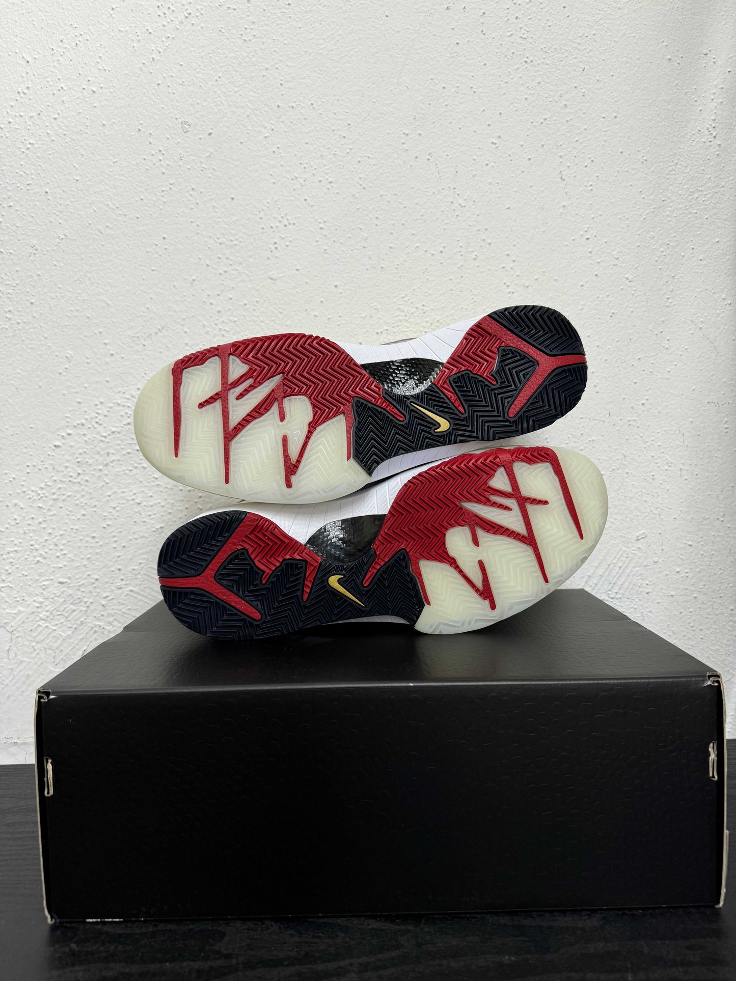 KOBE 4 PROTRO GOLD MEDAL