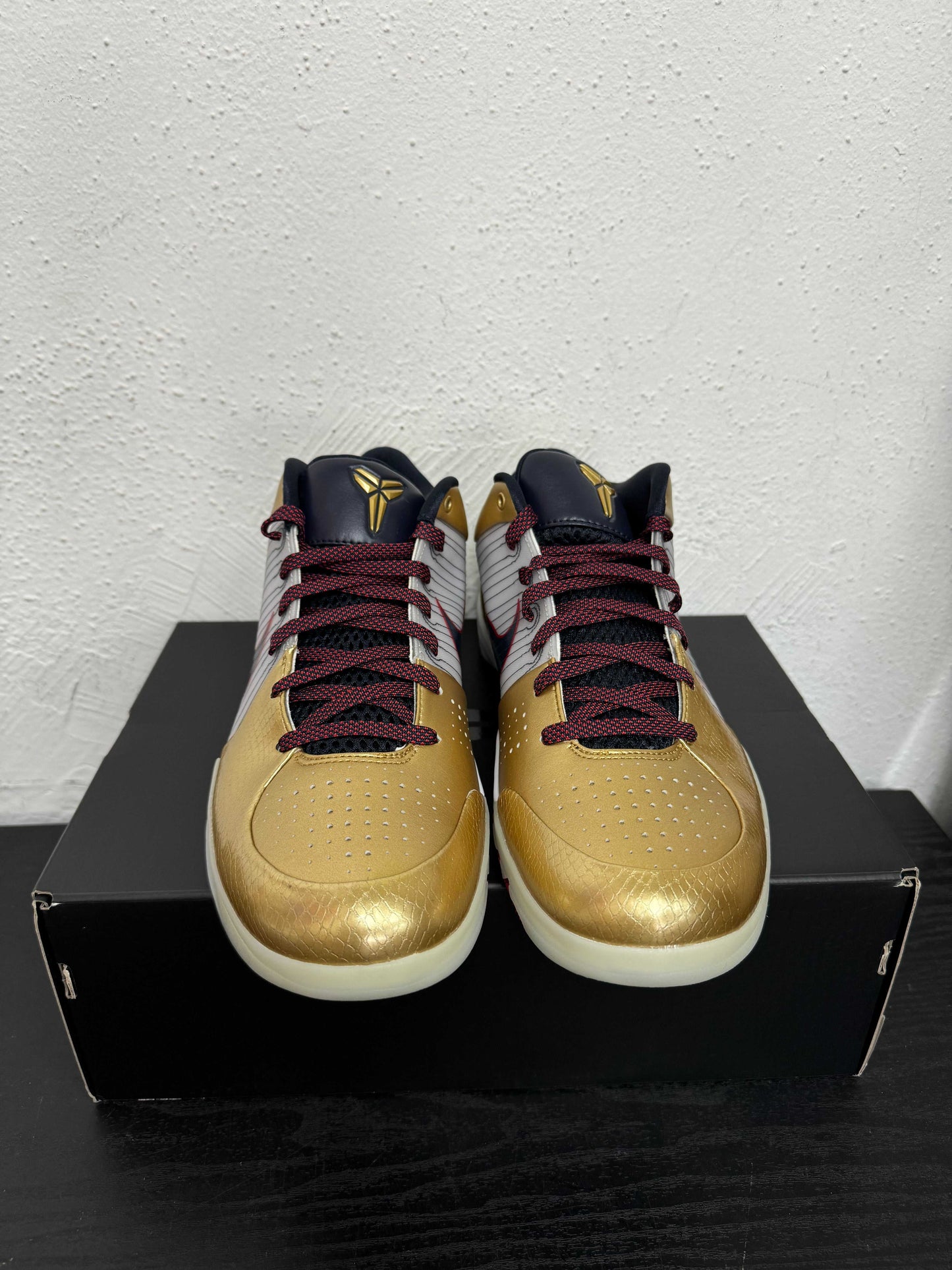 KOBE 4 PROTRO GOLD MEDAL