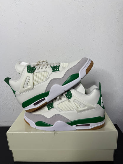 JORDAN 4 PINE GREEN