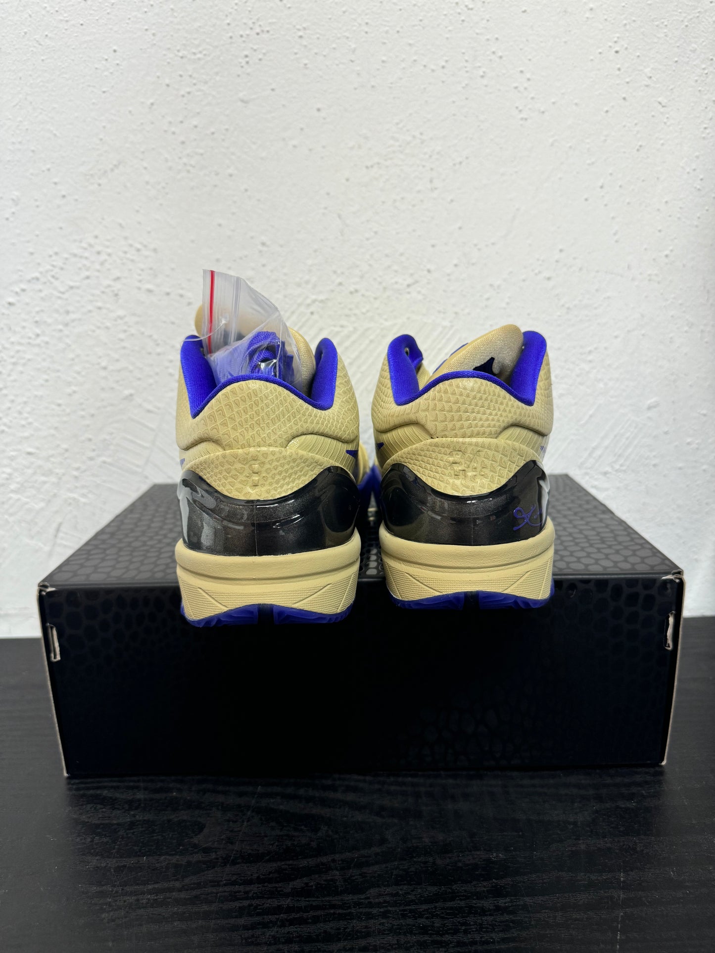 KOBE 4 FC BARCELONA TEAM GOLD