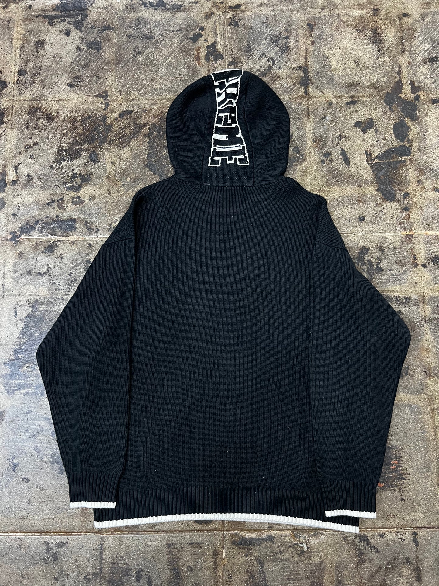 SUPREME 2-TONE HOODED SWEATER