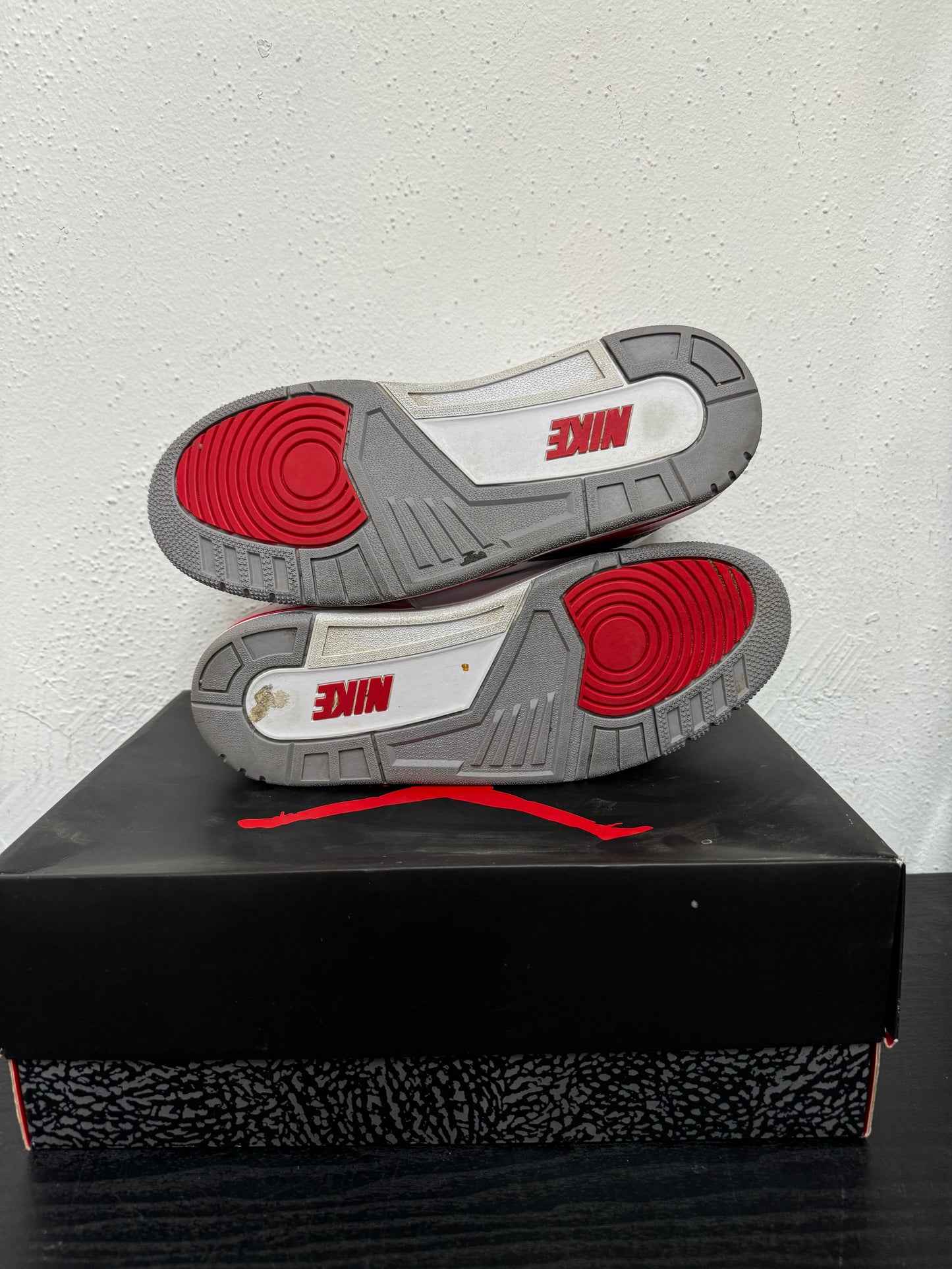 JORDAN 3 FIRE RED (USED)