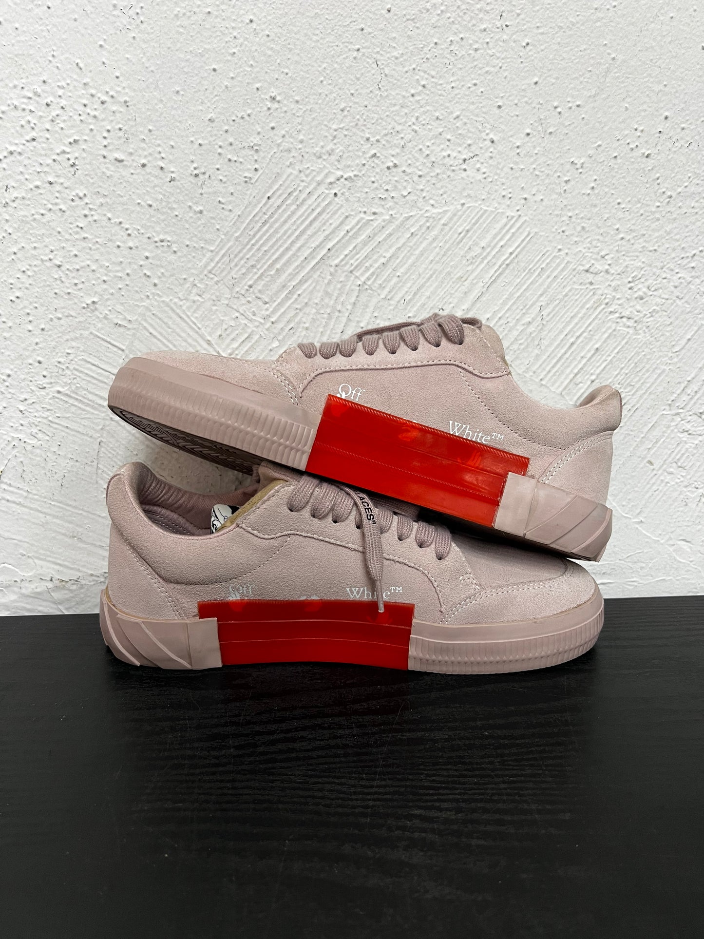 OFF WHITE LOW VULC BLUSH SNEAKER (USED, NB)