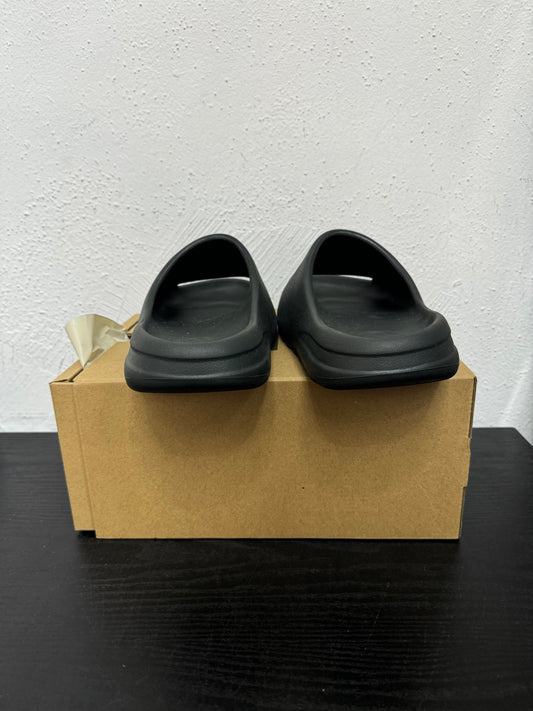 YEEZY SLIDE DARK ONYX (USED)