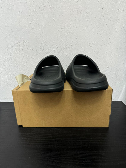 YEEZY SLIDE DARK ONYX (USED)
