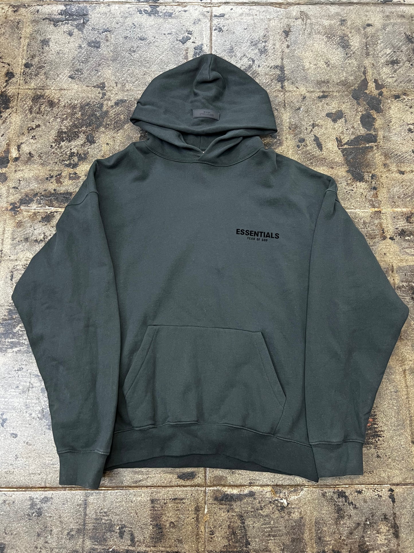 BLACK ESSENTIALS HOODIE