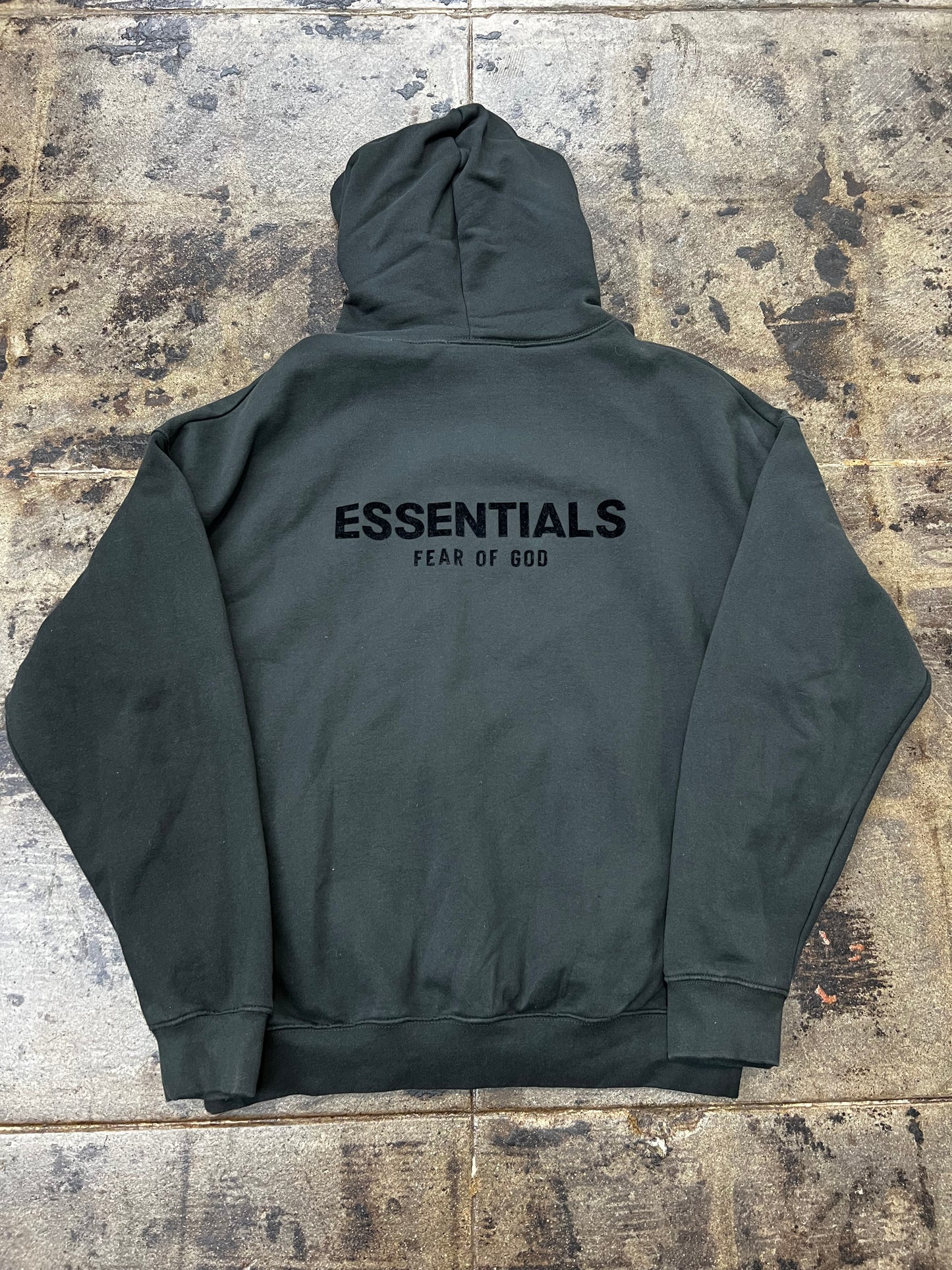 BLACK ESSENTIALS HOODIE