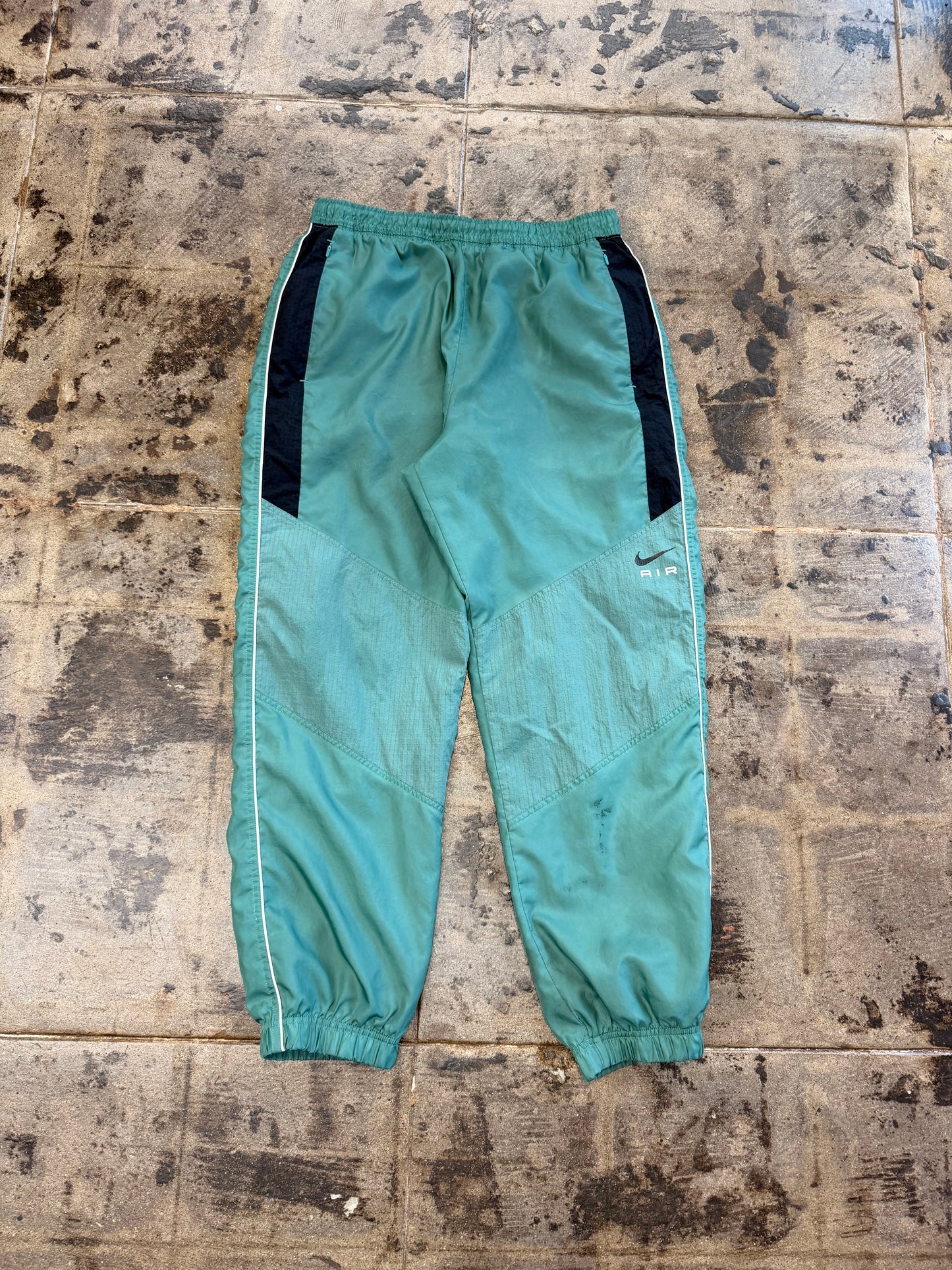 GREEN NIKE TRACKSUIT