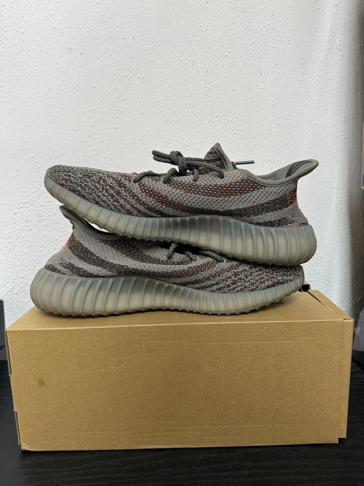 YEEZY 350 BELUGA REFLECTIVE (USED