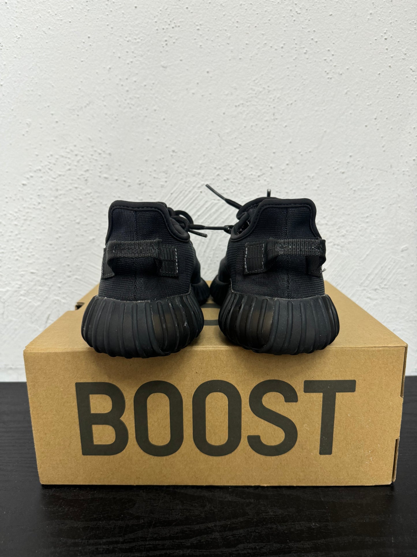 YEEZY 350 MONO CINDER (USED)