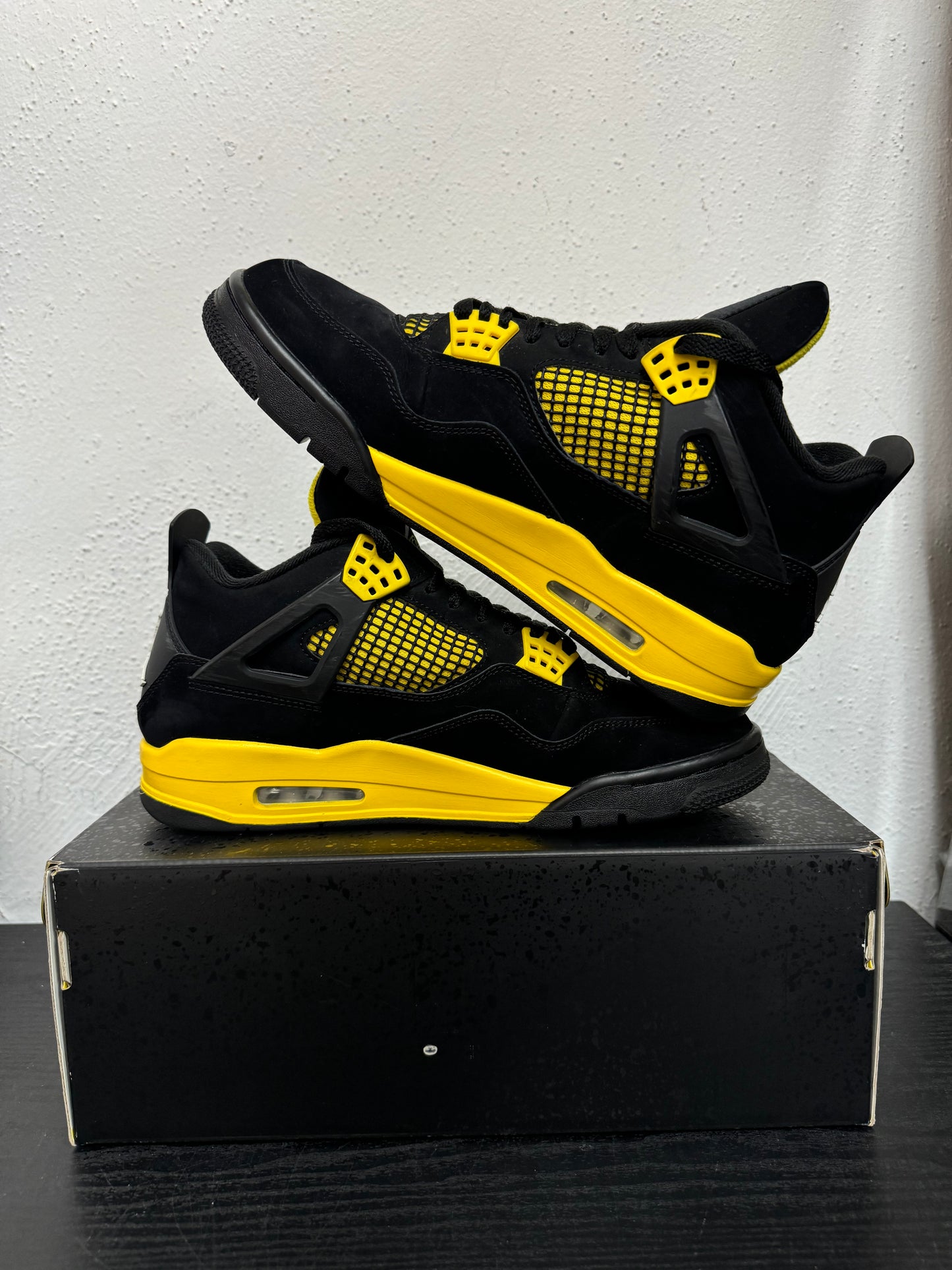 JORDAN 4 YELLOW THUNDER (USED)