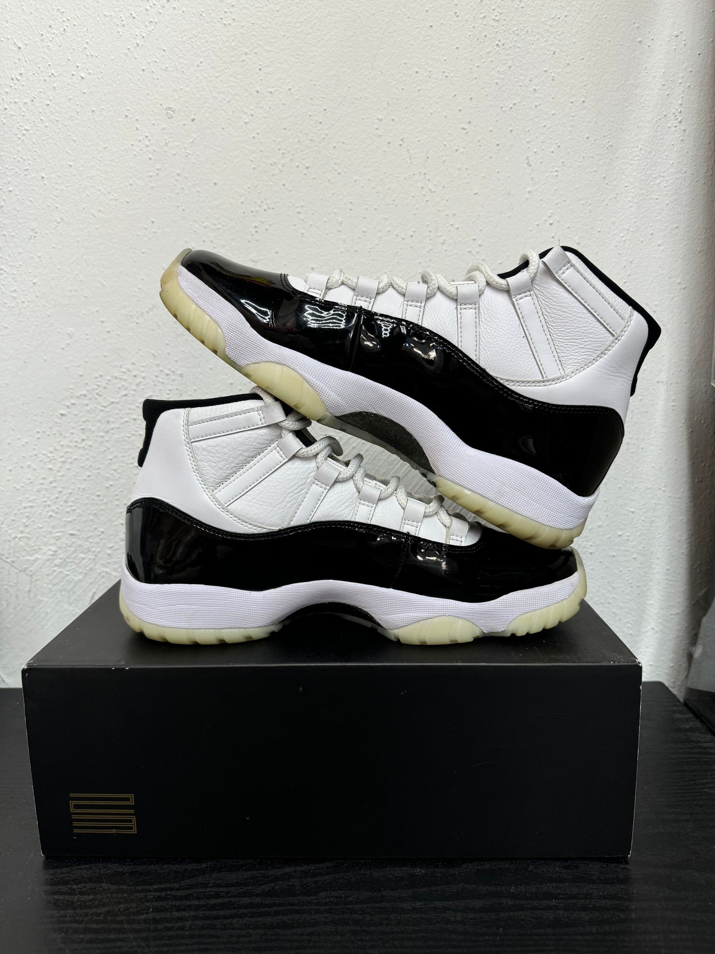 JORDAN 11 GRATITUDE (USED)