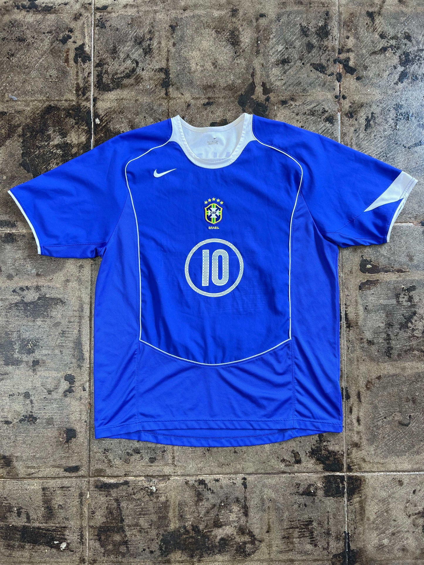 NIKE 04’ BRAZIL RONALDINHO AWAY JERSEY
